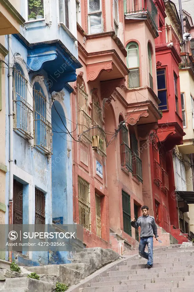 Colourful houses on the backstreets of Sultanahmet, Istanbul.