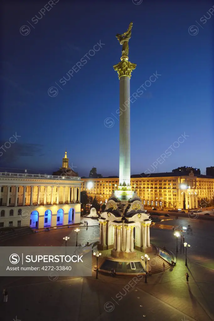 Monument to Berehynia in Independence Square (Maydan Nezalezhnosti), KIev, Ukraine