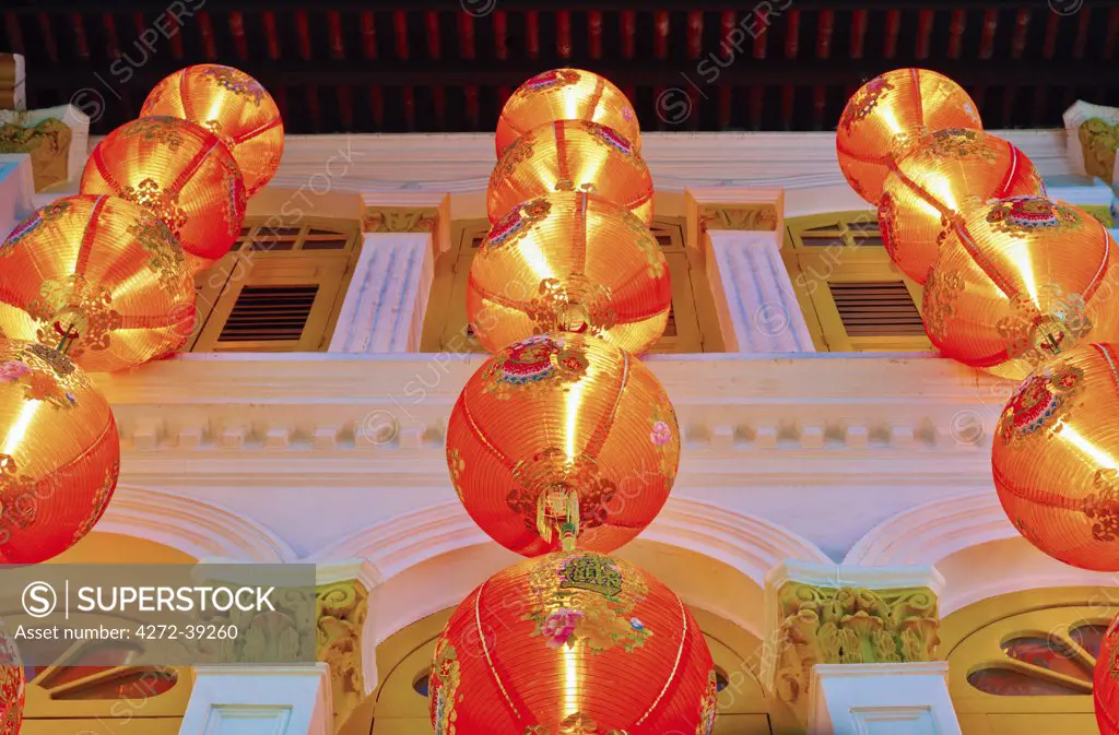 Singapore, Singapore City, Chinatown, Lanterns at dusk