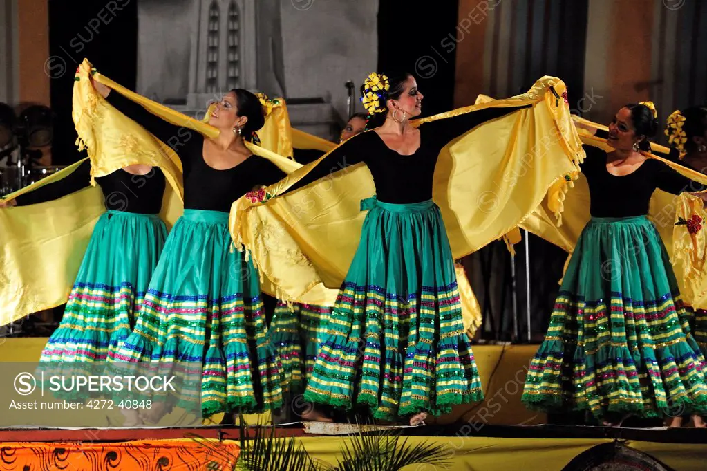 Dancers at the Centro Cultural Antiguo, Balet Folklorico, Masaya, Nicaragua, CentralAmerica,