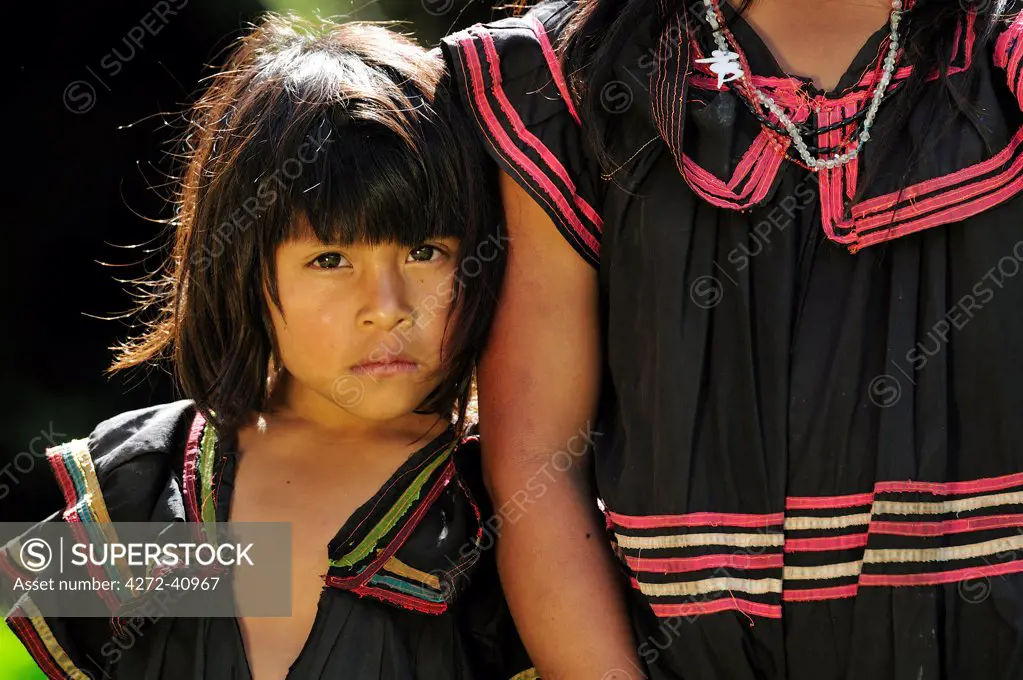 Young native girl of Ngobe Bugle at Las Terras Altas, Panama, Central America