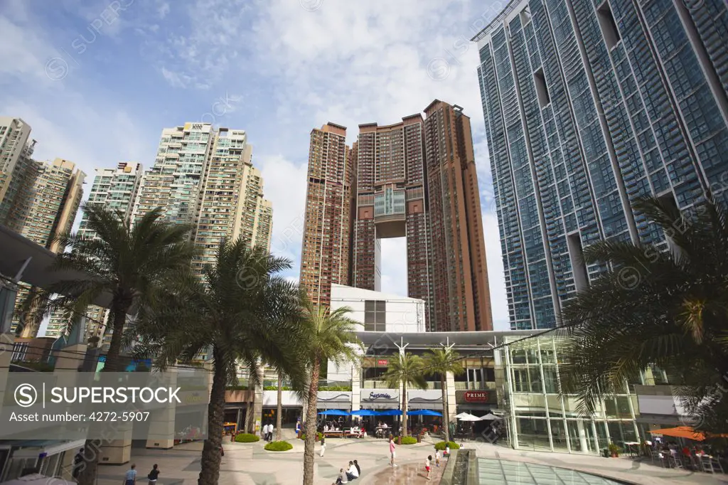 Outdoor dining in Civic Square, Elements Mall, West Kowloon, Hong Kong, China