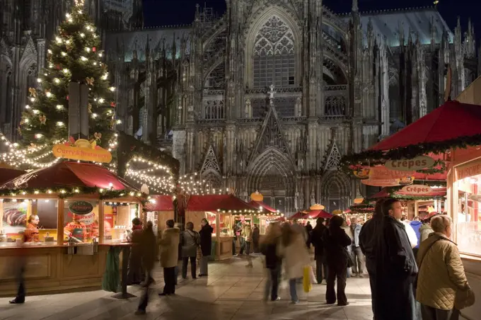 Christmas market, Cathedral, Cologne, North Rhine Westphalia, Germany