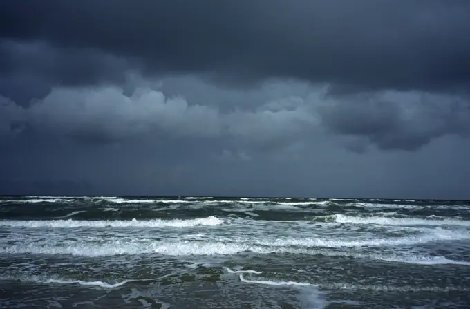 sea - thunderstorm