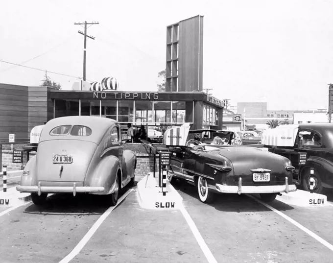 Drive-in restaurant ´The Track´, Los Angeles, CA, July 10, 1948 All persons depicted are not longer living and no estate exists Supplier warranties th...