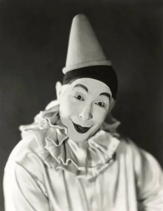 Portrait of clown with dunce cap (OLVI008_OU366_F)