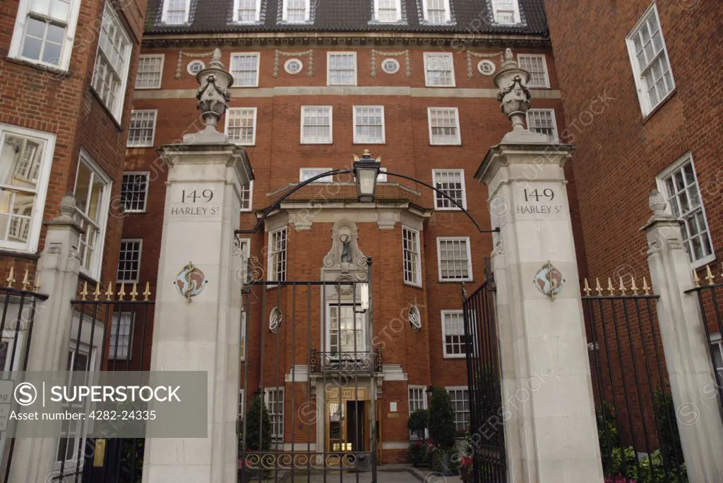 England, London, Harley Street. Exterior of the London Clinic private hospital at 149 Harley Street.