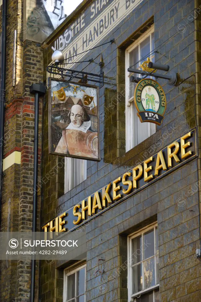 England, London, Bethnal Green. The Shakespeare public house in Bethnal Green Road.