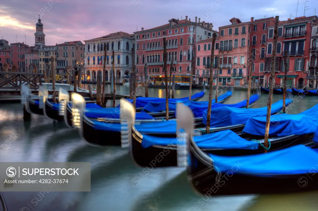 Italy, Veneto, Venice. Gondolas on Grand Canal at the Ponte di Rialto in Venice.