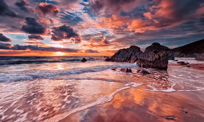 England, Cornwall, Torpoint. Views across the beach at Whitsand Bay.