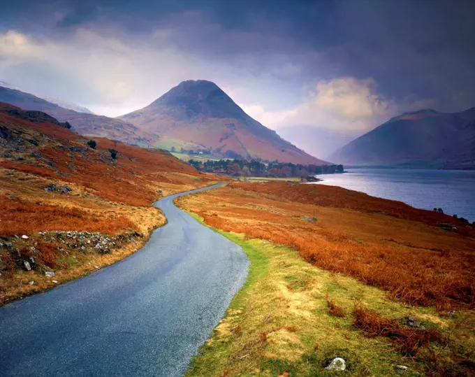 England, Cumbria, Wast Water. A winter's view along Wast Water.