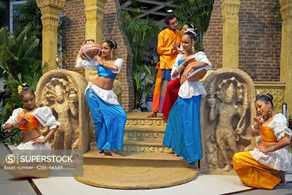 Sri, Lanka, Ceylon, woman, dancer, national costume