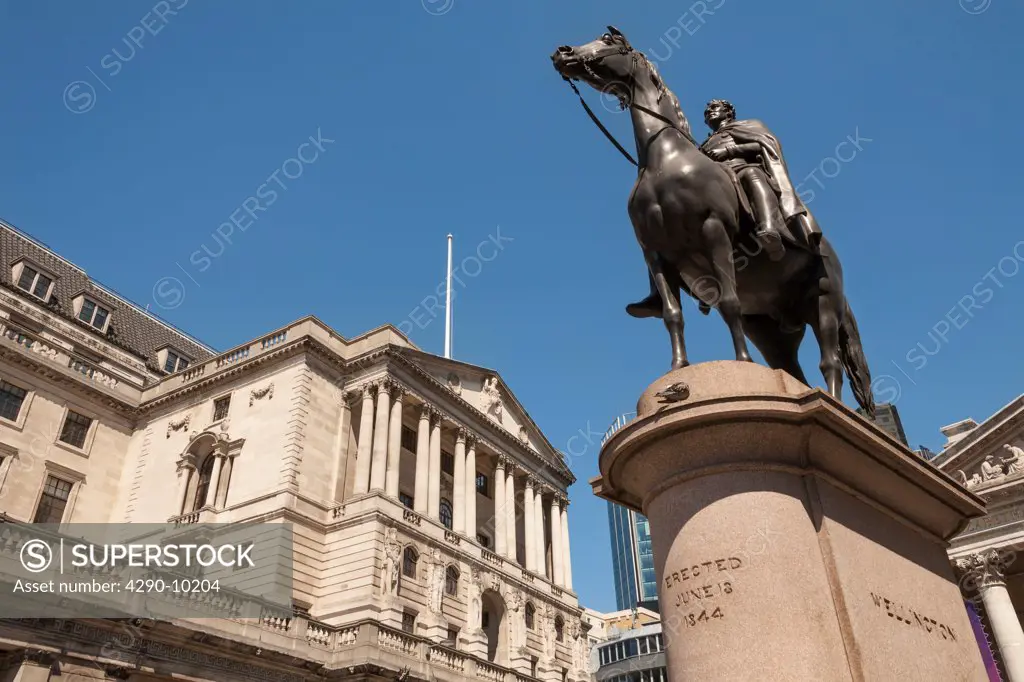 The Bank of England, and Duke of Wellington statue, Threadneedle Street, London, England