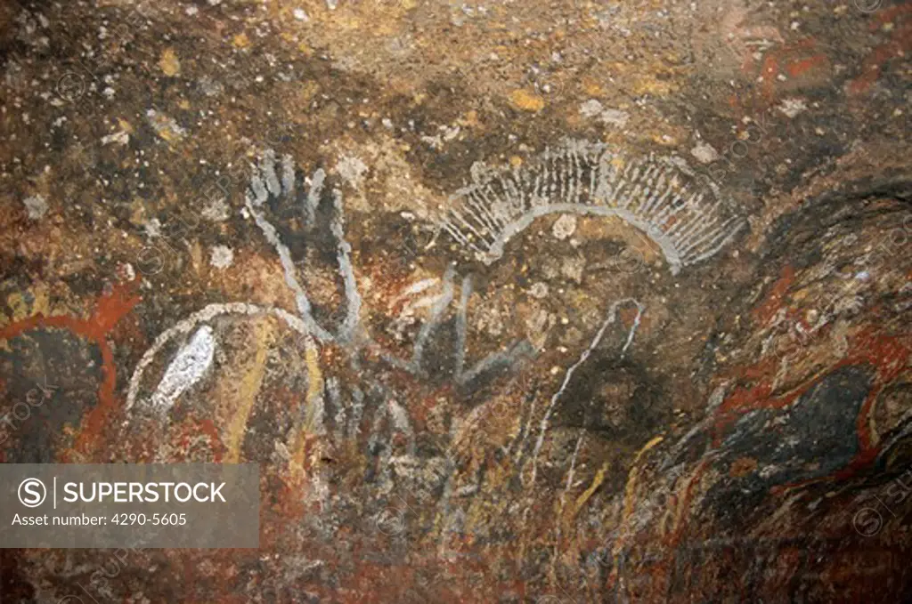 Aboriginal paintings, Mount Uluru, Ayers Rock, Kata Tjuta National Park, Northern Territory, Australia