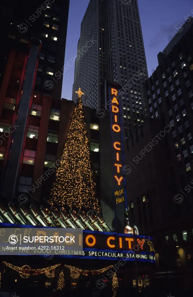 Usa, New York City, Manhattan, christmas decorations