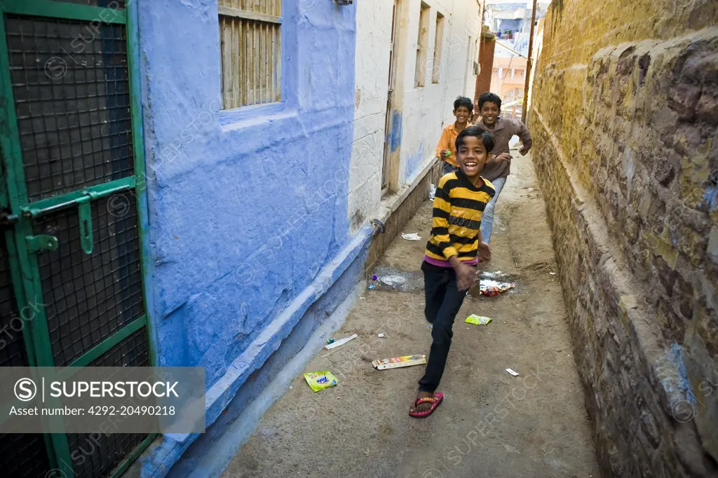 india, rajasthan, jodhpur, old town, boys