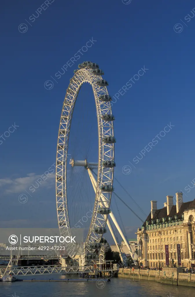 UK, England, London the wheel 'London Eye'