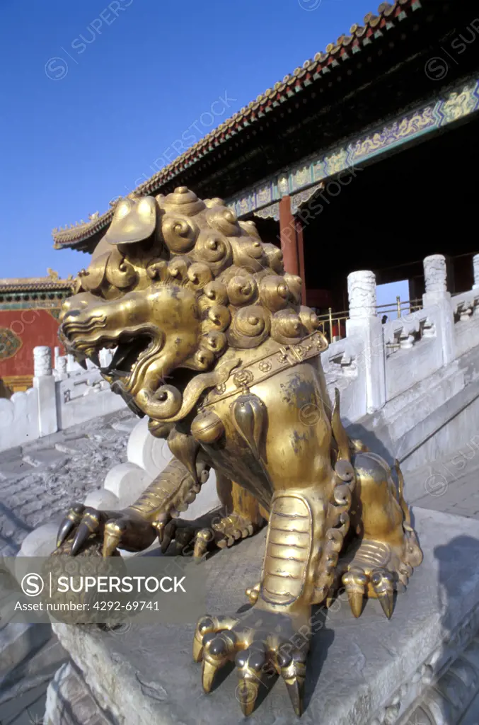 China-Beijing, Forbidden City, Gilded bronze lion at Ningshoumen