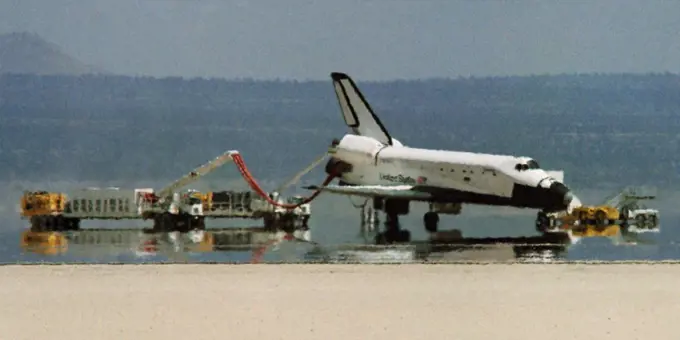 Space Shuttle Columbia (STS-1) on Desert Bed