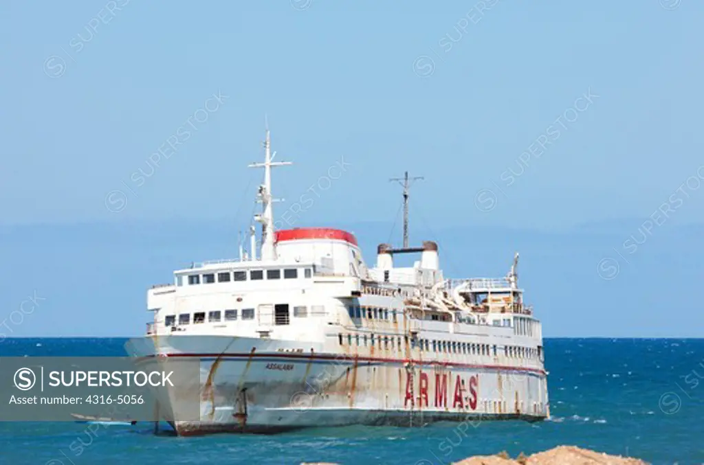 The Assalama ferry, which provided ferry service between Tarfaya, southern Morocco, and Puerto del Rosario in Fuerteventura, the Canary Islands, ran aground off the coast of southern Morocco.