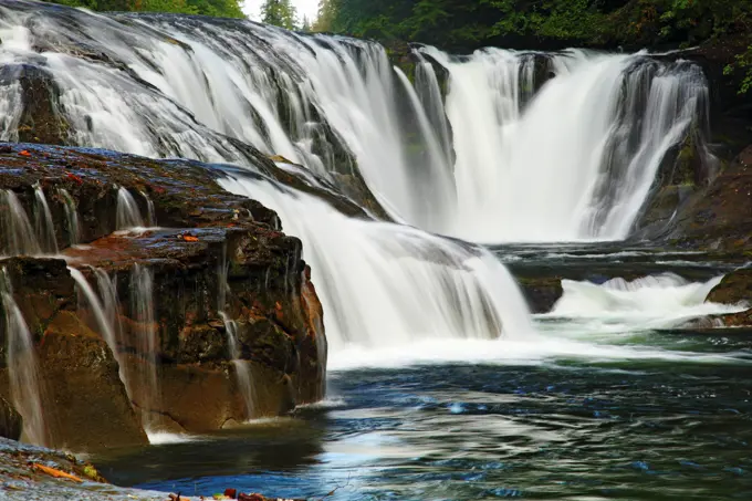 Middle Lewis River Falls.