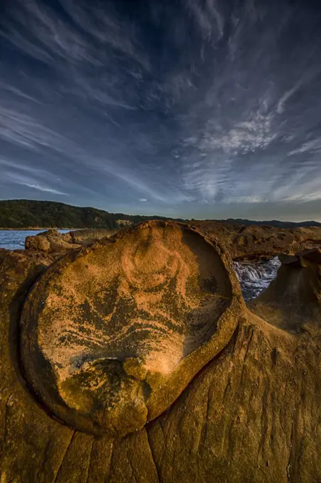 Tatsukushi is a coast with strange rocks, and is located to the west of central Tosa-Shimizu city.