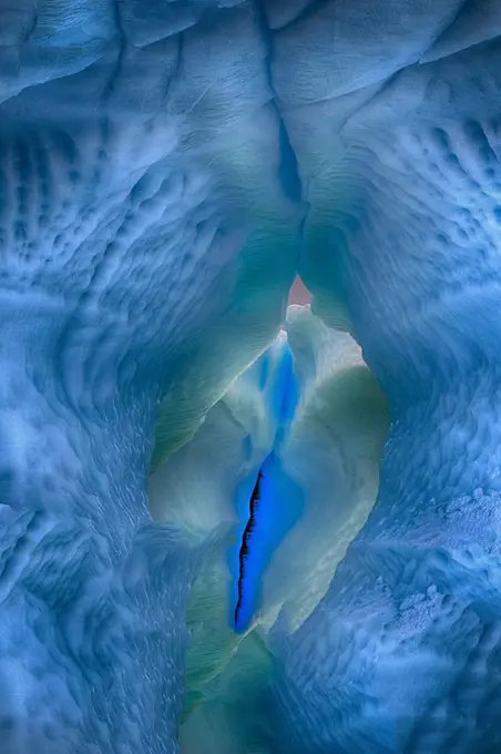 A very sensual iceberg in Pleneau Bay.