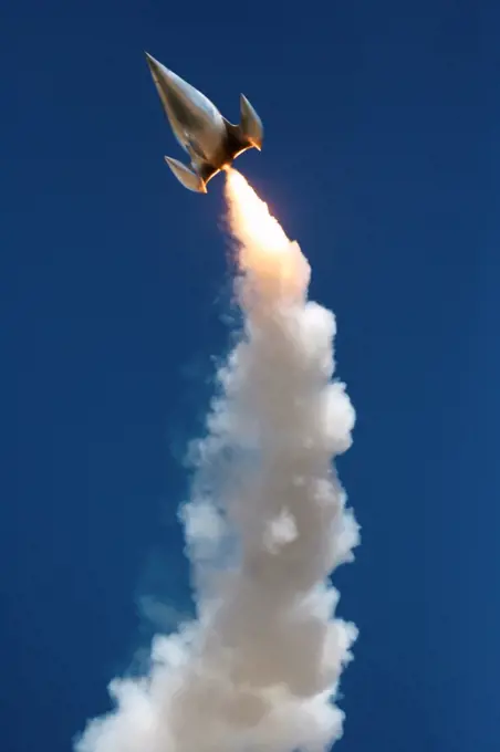 Brad Vatsaas' streamlined retro-shaped rocket flies at a launch event sponsored by the Southern Arizona Rocketry Association (SARA).