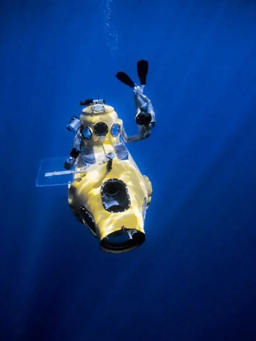 Delta Submersible