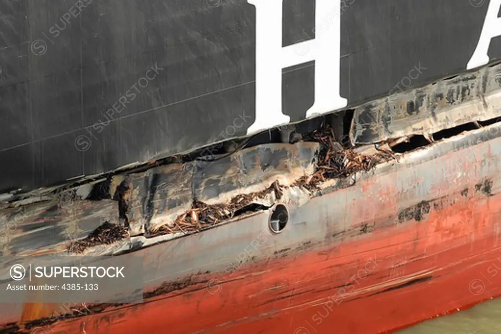 Damage to Hull of M/V Cosco Busan