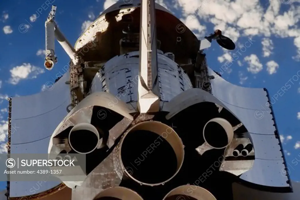 Rear View of Space Shuttle Discovery from International Space Station