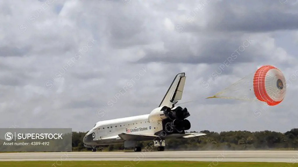 Endeavour Touches Down at Kennedy Space Center