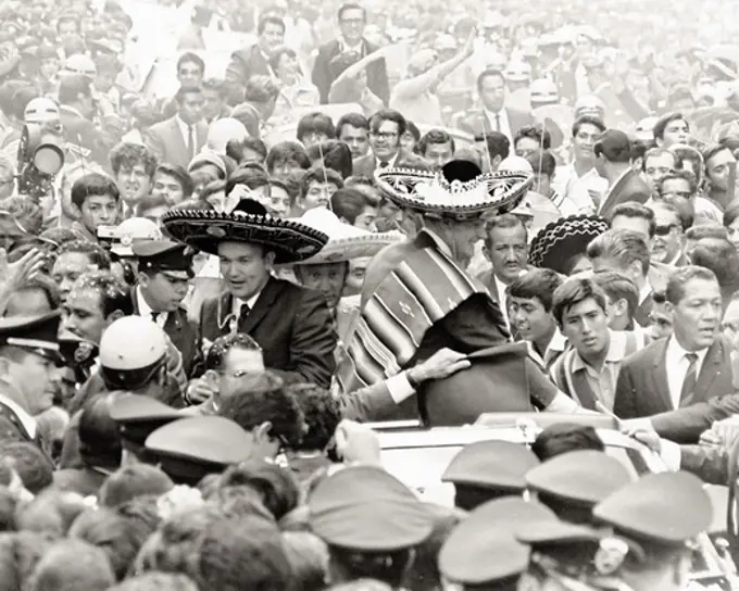 Apollo 11 Astronauts Swarmed by Thousands in Mexico City Parade