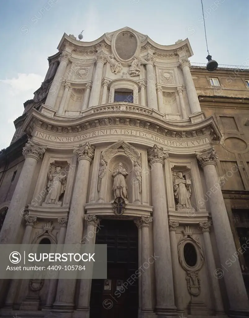 EXTERIOR-FACHADA DE LA IGLESIA DE SAN CARLOS DE LAS CUATRO FUENTES - ACABADA EN 1685 - BARROCO ITALIANO - FOTO AÑOS 90. Author: FRANCESCO BORROMINI (1599-1667). Location: IGLESIA DE SAN CARLOS DE LAS CUATRO FUENTES. Rome. ITALIA.