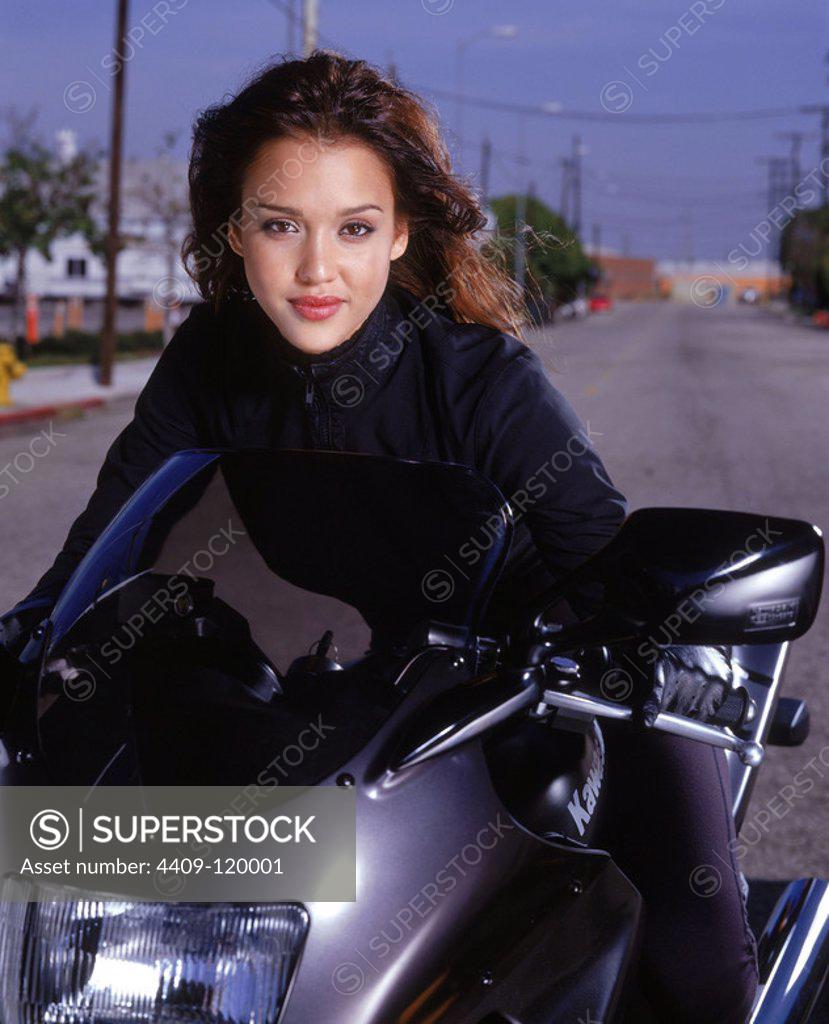 JESSICA ALBA in DARK ANGEL (2000) -Original title: DARK ANGEL-TV-. -  SuperStock