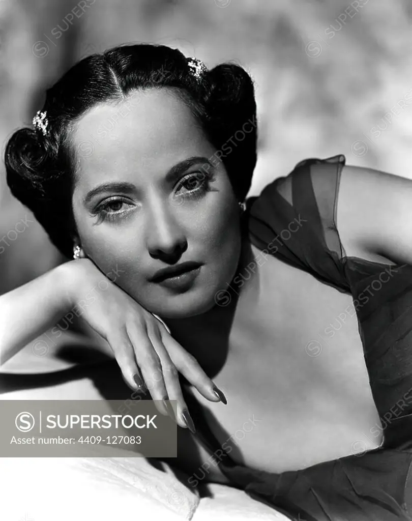 MERLE OBERON in AFFECTIONATELY YOURS (1941), directed by LLOYD BACON.