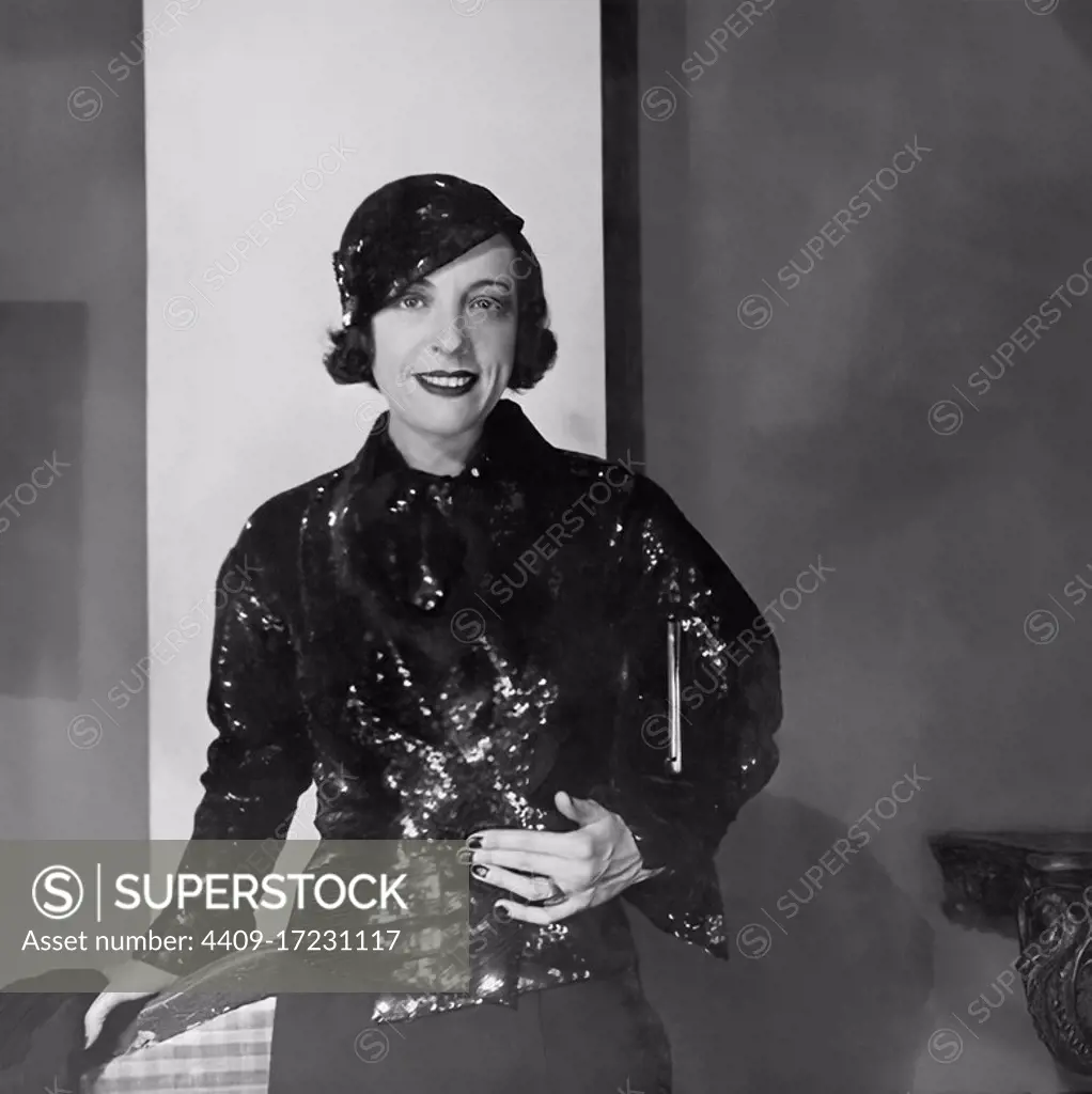 Ana de Pombo (1900-1985), diseñadora, escritora, bailarina y empresaria. Secretaria personal de Coco Chanel.