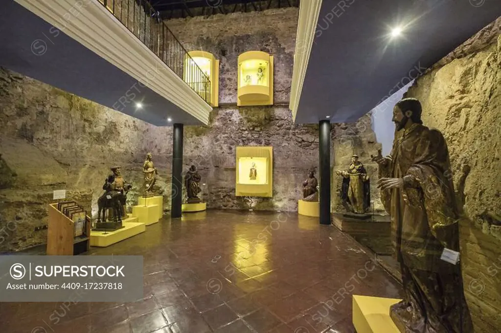 museo colonial, Casa de Santo Domingo, antiguos templo y convento de Santo Domingo y al Colegio Mayor de Santo Tomás de AquinoAntigua Guatemala, departamento de Sacatepéquez, República de Guatemala, América Central.