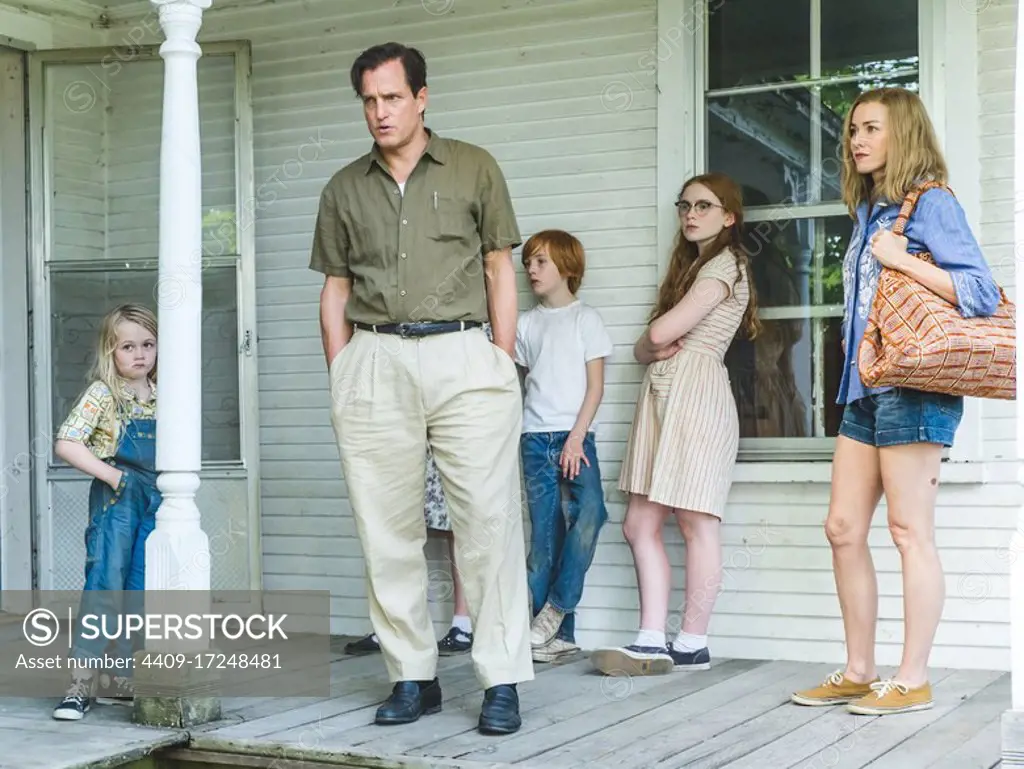 NAOMI WATTS, WOODY HARRELSON, CHARLIE SHOTWELL, SADIE SINK and EDEN GRACE REDFIELD in THE GLASS CASTLE (2017), directed by DESTIN DANIEL CRETTON. Copyright: Editorial use only. No merchandising or book covers. This is a publicly distributed handout. Access rights only, no license of copyright provided. Only to be reproduced in conjunction with promotion of this film.