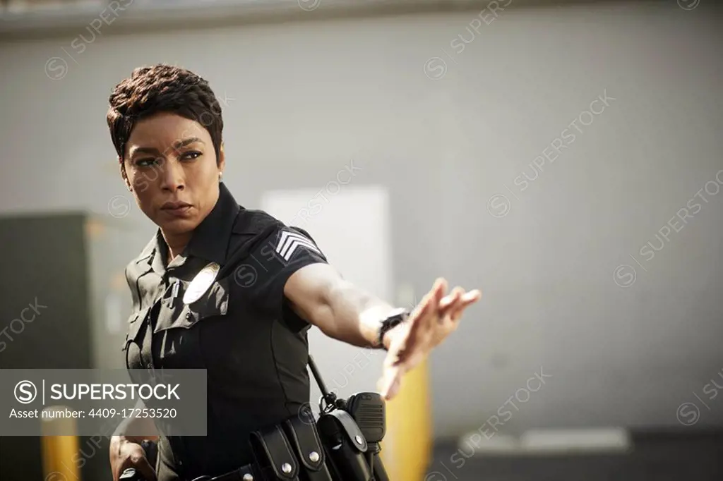 ANGELA BASSETT in 9-1-1 (2018), directed by RYAN MURPHY.