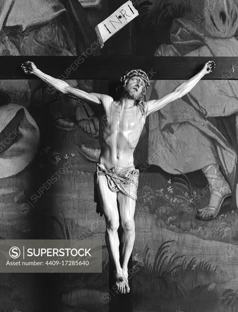 CRISTO EN LA CRUZ EN EL ORATORIO DEL PALACIO DE LOS BORBONES - FOTOGRAFIA  EN BLANCO Y