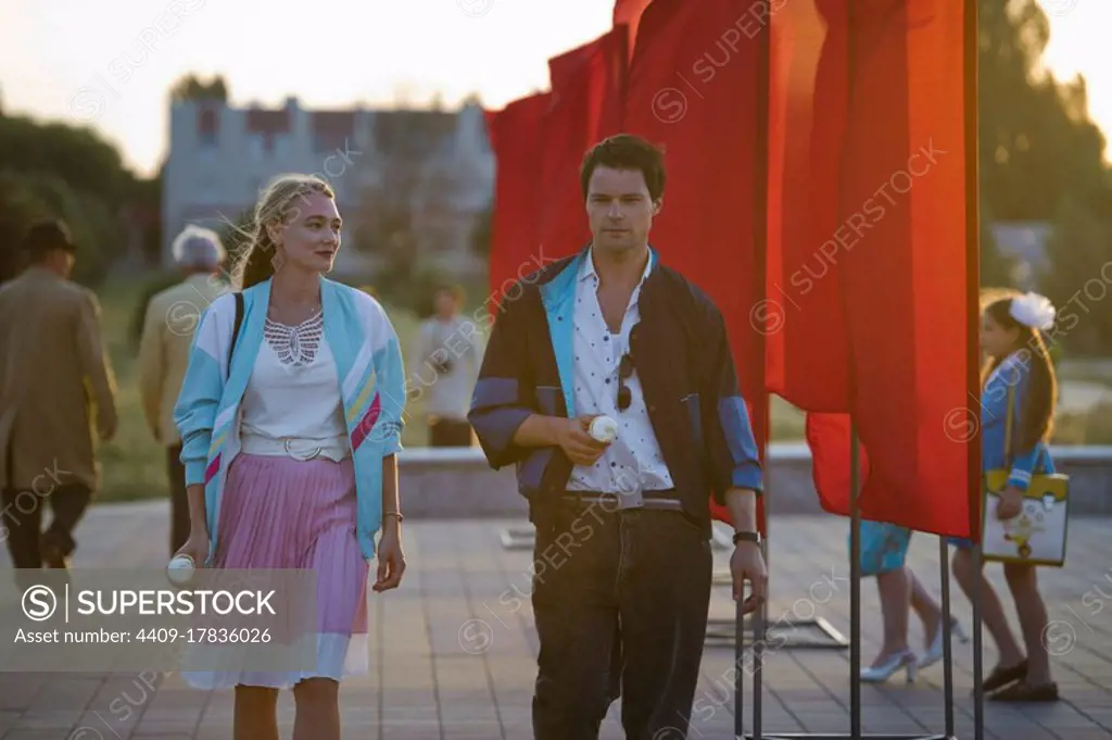 OKSANA AKINSHINA and DANILA KOZLOVSKY in CHERNOBYL (2021) -Original title: KOGDA PADALI AISTY-, directed by DANILA KOZLOVSKY.