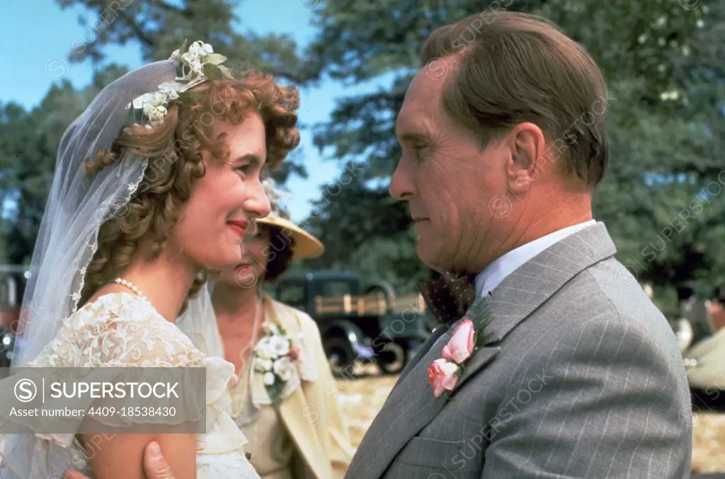 ROBERT DUVALL and LAURA DERN in RAMBLING ROSE (1991), directed by MARTHA COOLIDGE.