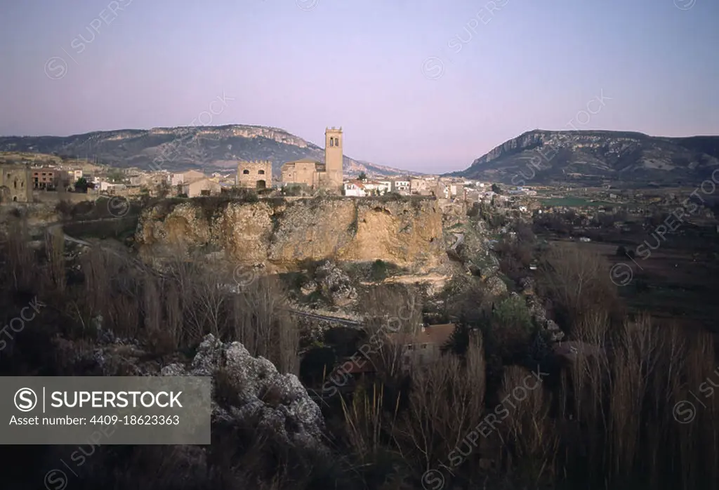 VISTA PANORAMICA DEL PUEBLO - FOTO AÑOS 90. Location: EXTERIOR. Priego. CUENCA. SPAIN.