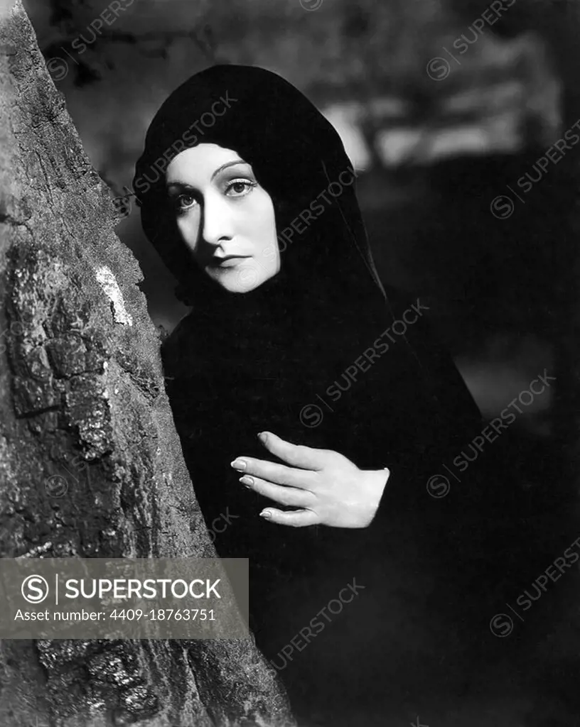 GLORIA HOLDEN in DRACULA'S DAUGHTER (1936), directed by LAMBERT HILLYER.