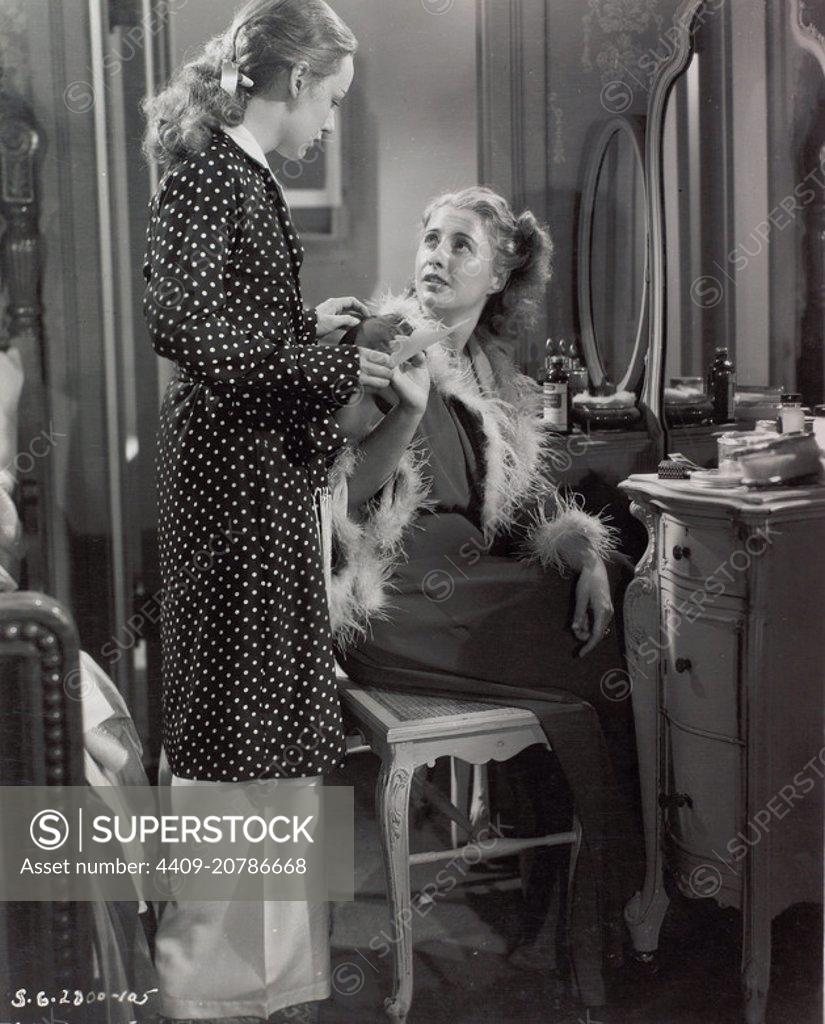 BARBARA STANWYCK in STELLA DALLAS -1937-, directed by KING VIDOR