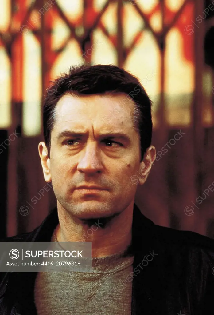 ROBERT DE NIRO in MIDNIGHT RUN (1988), directed by MARTIN BREST.