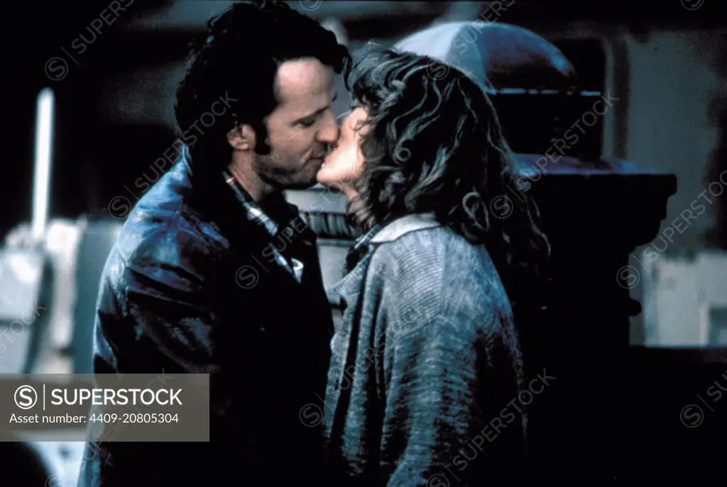 MERYL STREEP and AIDAN QUINN in MUSIC OF THE HEART (1999), directed by WES CRAVEN.