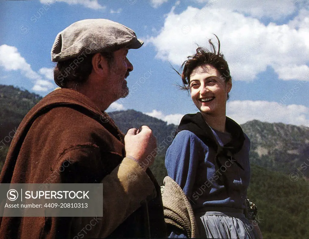 OMERO ANTONUTTI and NURIA CANO in SOLITUD (1991), directed by ROMA GUARDIET.