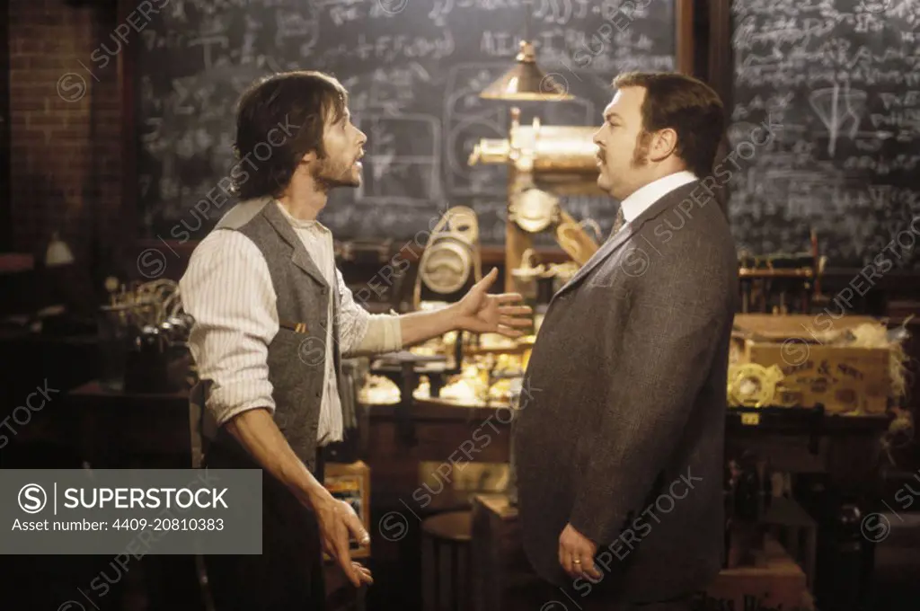 GUY PEARCE and MARK ADDY in THE TIME MACHINE (2002), directed by SIMON WELLS.